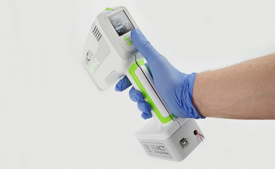 Device that rapidly stops blood loss from stab wounds wins award