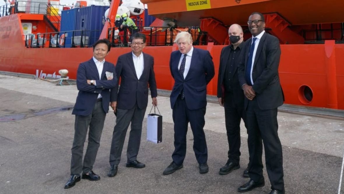 PM joined by business minister at offshore wind farm