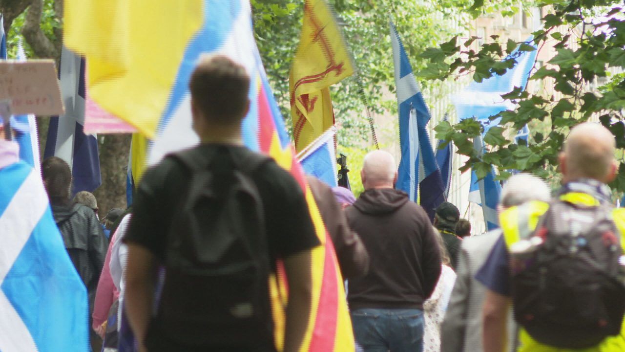 Scottish independence march takes place in Glasgow