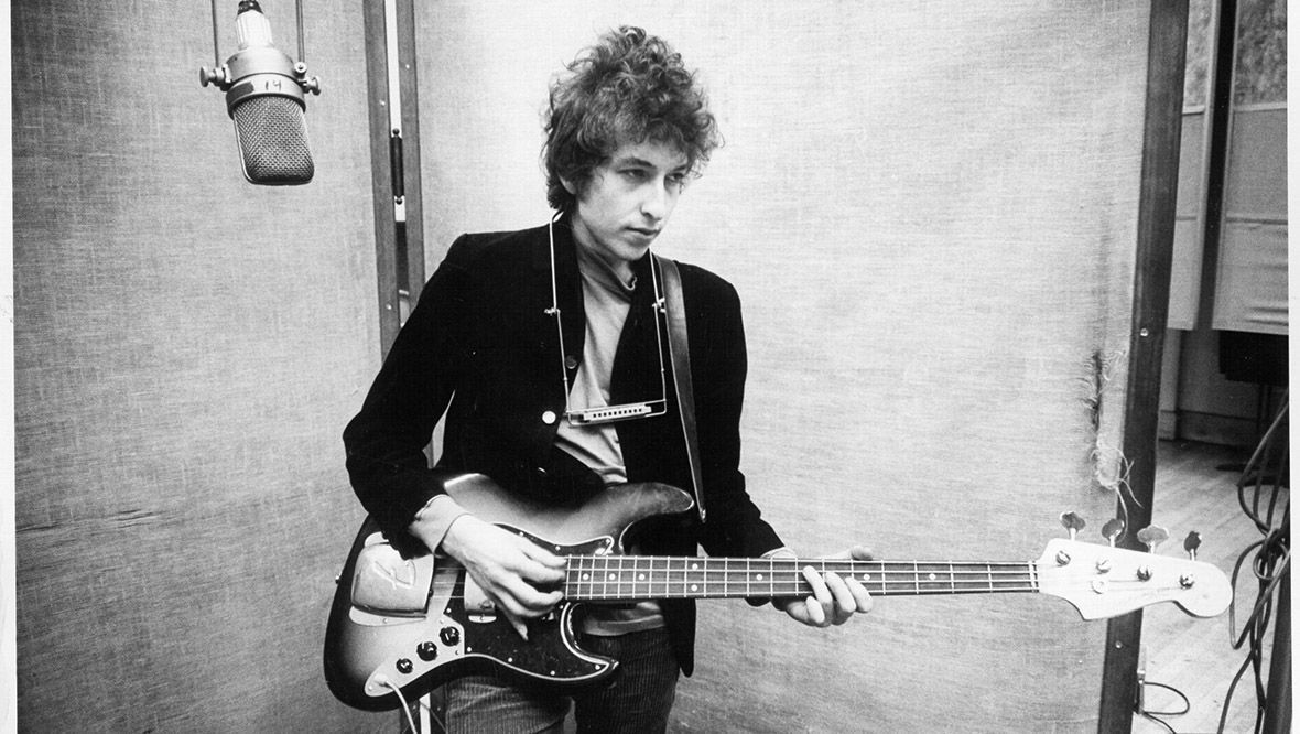 Bob Dylan accused of molesting 12-year-old girl in 1965