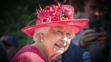 Queen stays at Balmoral after worker tests positive for Covid