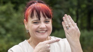Mum able to wear wedding ring again after losing ten stone