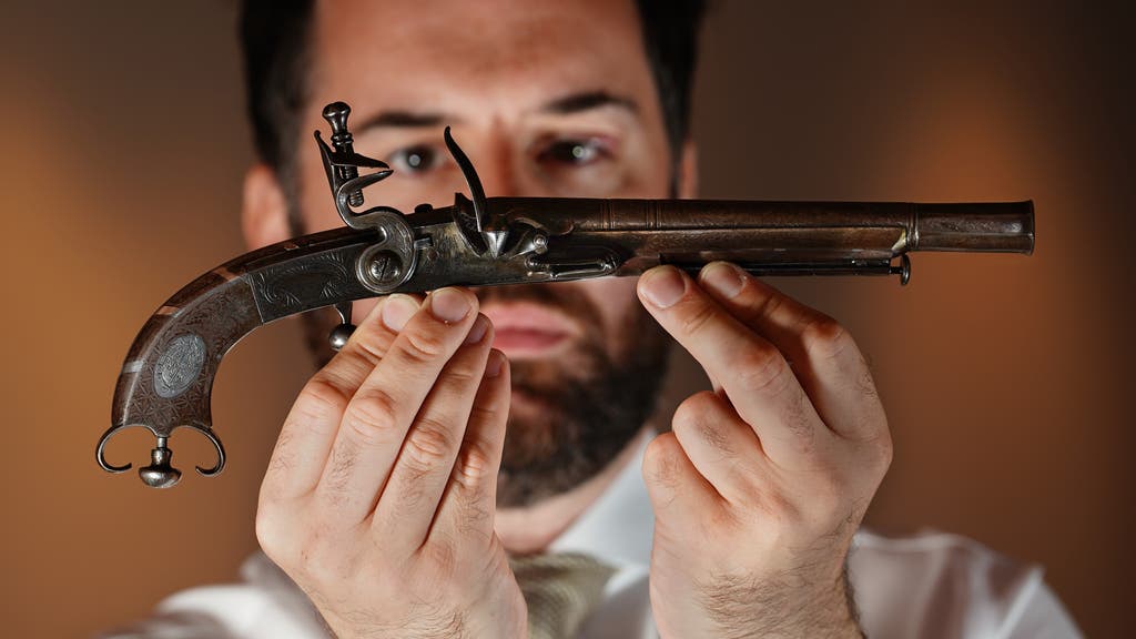 Sir Walter Scott’s pistol to fetch up to £20,000 at auction