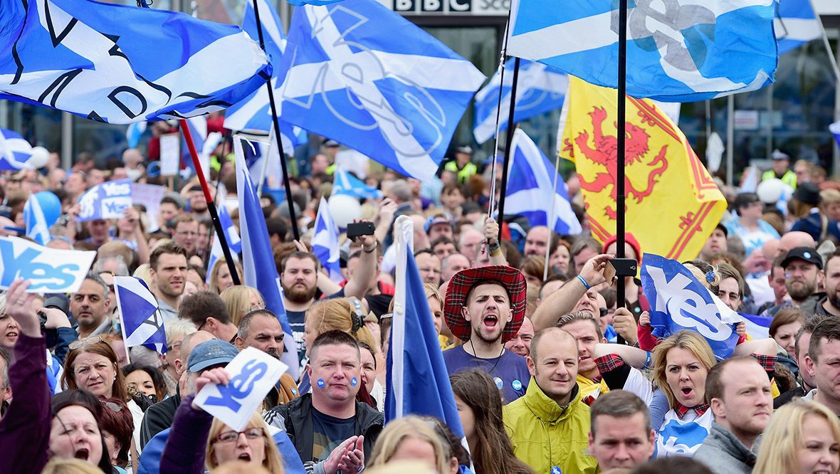 Campaigners: Yes voters in Glasgow ahead of 2014 vote.