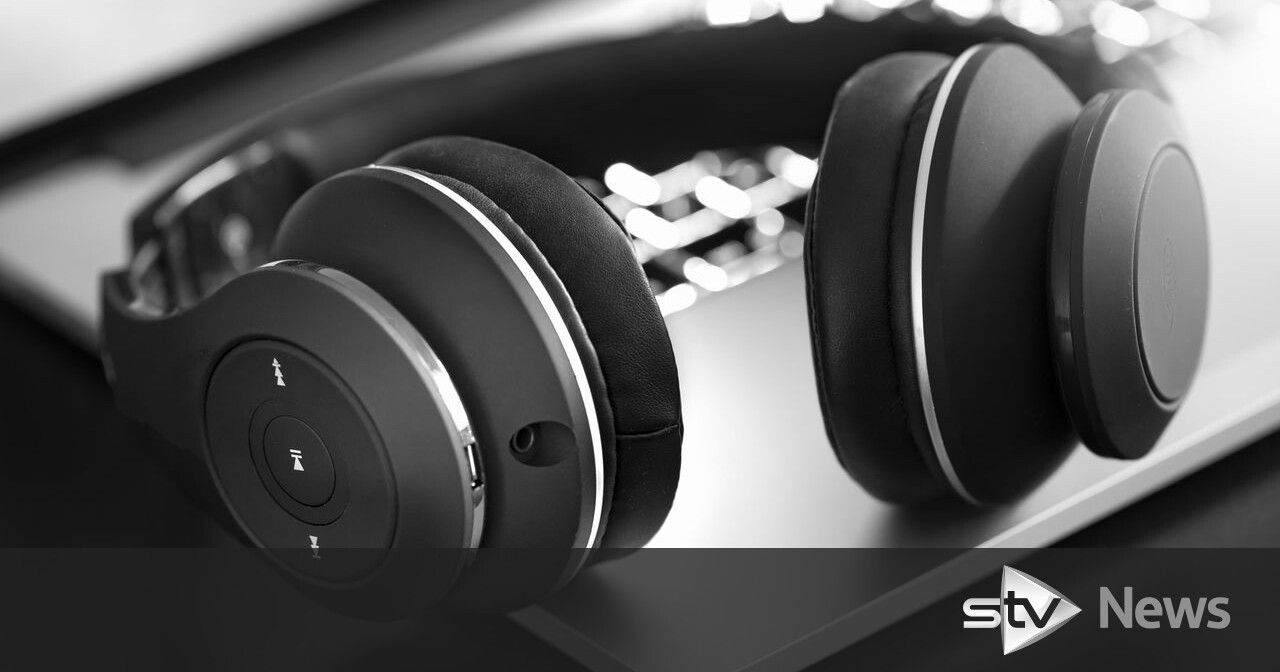 Headphone users 'can go weeks without new conversations' STV News