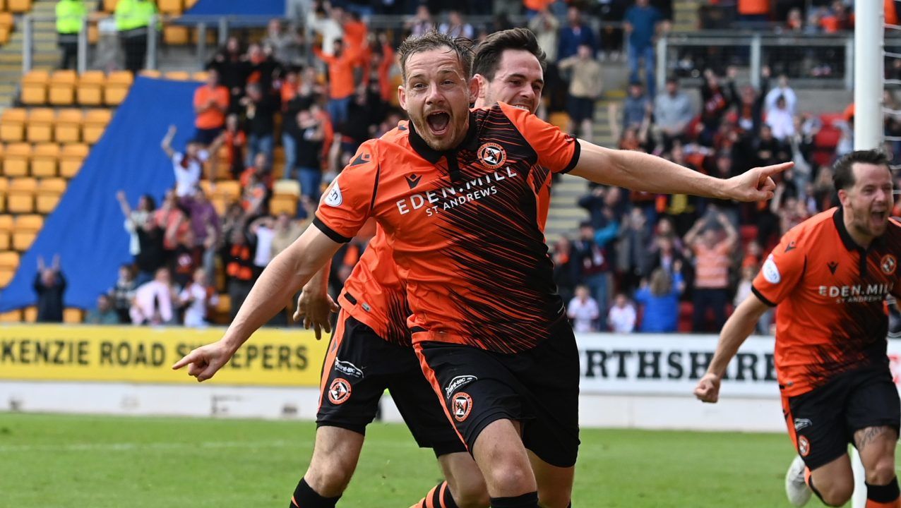 Pawlett scores before being sent off as Dundee United win