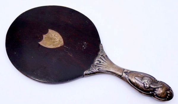 Table tennis bat bought for £3.50 at car boot sale sells for £1000
