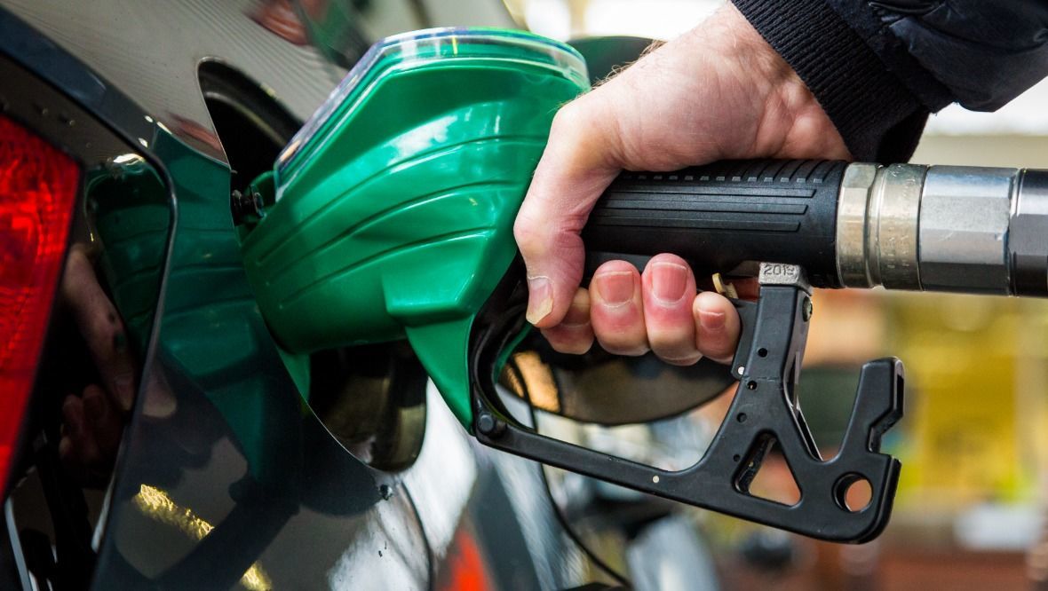 Average petrol prices hit record £1.51 per litre