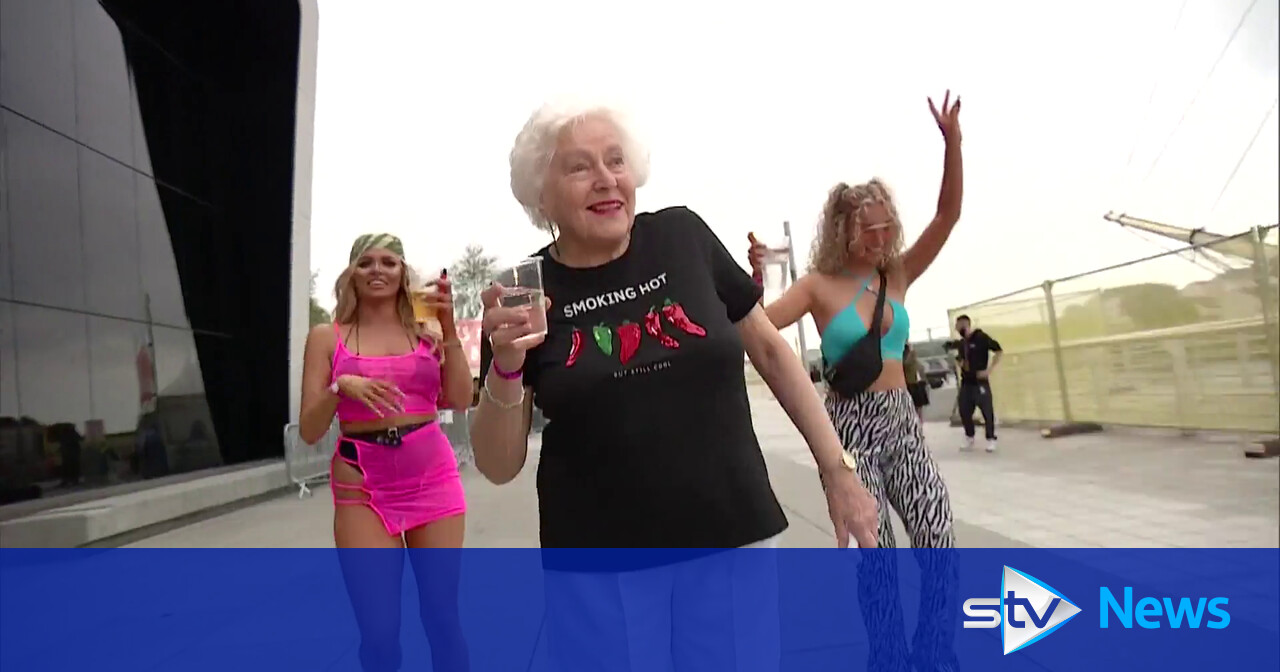 Ravers return to party at Riverside Festival after two years | STV News