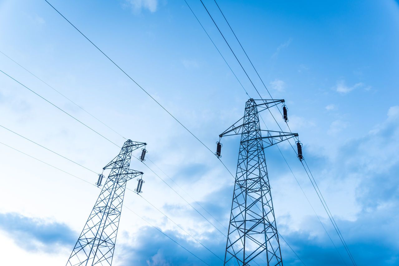 Homes near new pylons will be offered a reduction in energy bills