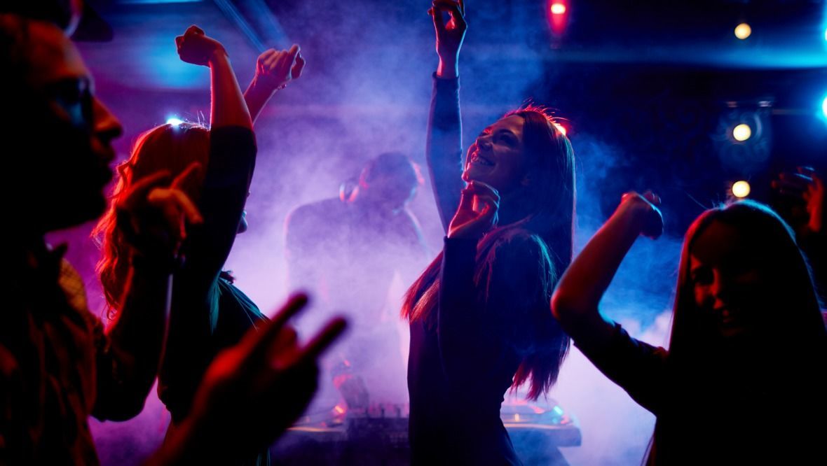 Police to assess scale of spiking at nightclubs amid injection claims