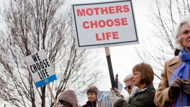Woman harassed outside abortion clinic calls for buffer zones