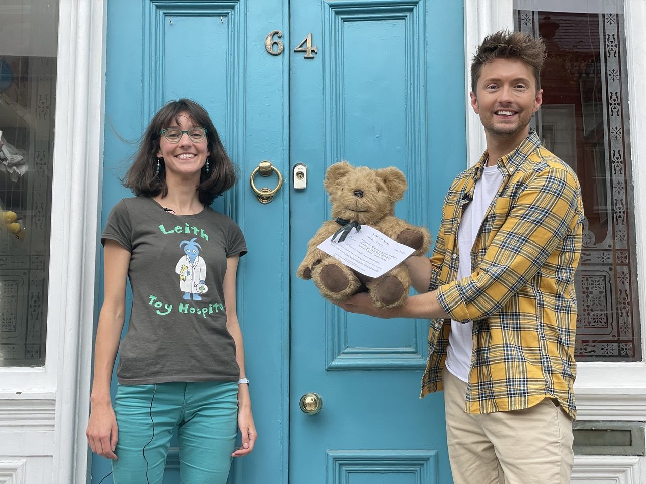 Mari repairs old teddy bears in Edinburgh.