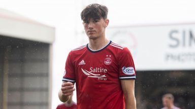 Aberdeen full-back Calvin Ramsay wins SFW Young Player of the Year award