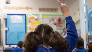 Teaching union backs vaccination for primary school pupils