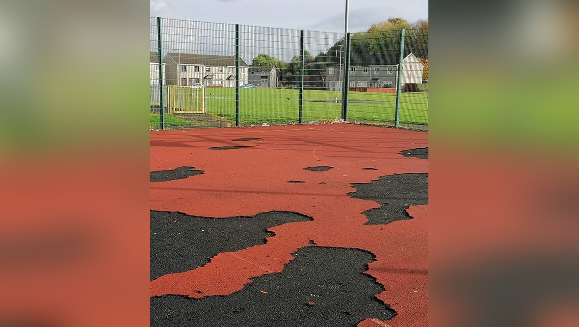 Dad accuses council chiefs of abandoning ‘disgusting’ play park