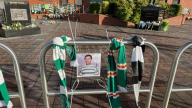 Celtic fans gather to pay tribute to Lisbon hero Bertie Auld at stadium