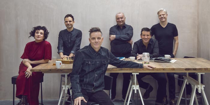 Deacon Blue ‘terrified’ after Sheena Easton was pelted with bottles