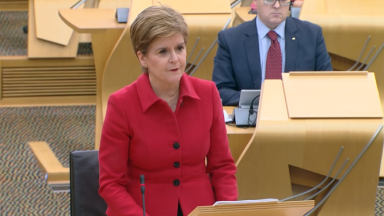 Sturgeon: Covid update urges reduced contact in run up to Christmas