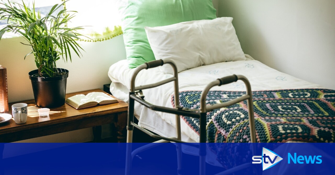 Support worker made sexual comments to colleague while carrying out personal care