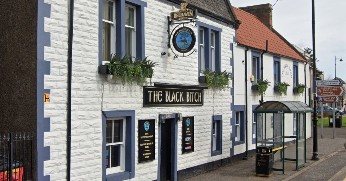 The Black Bitch pub in Linlithgow before its name change.