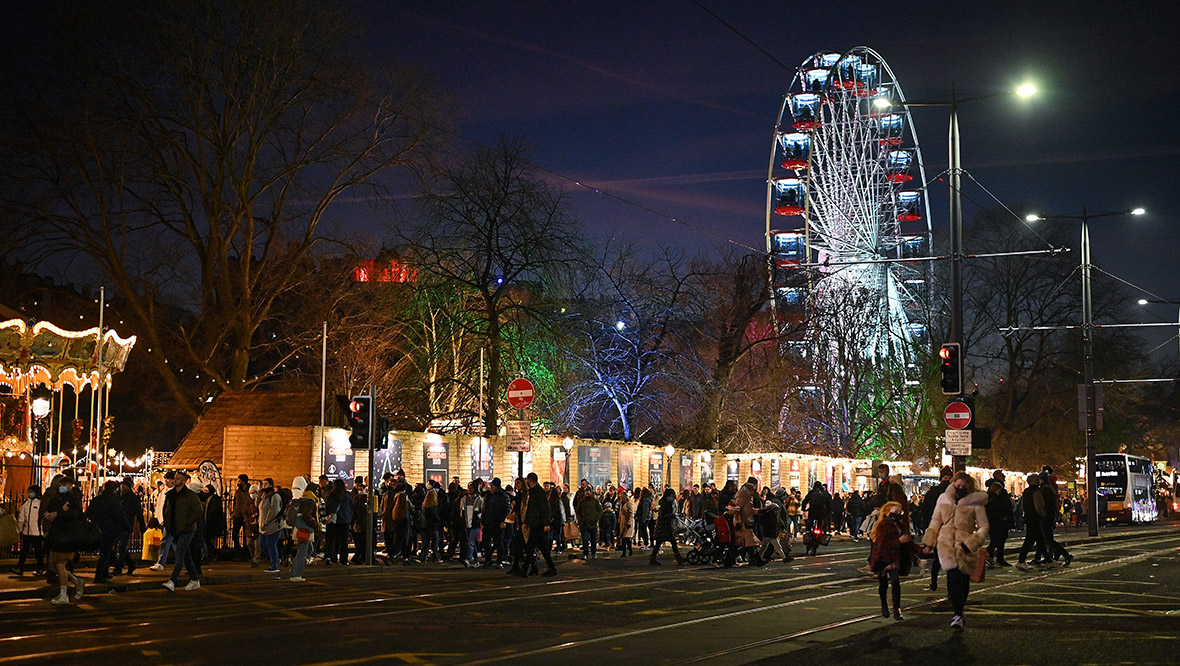 Edinburgh Christmas Market in 2021 (Photo by Jeff J Mitchell/Getty Images)