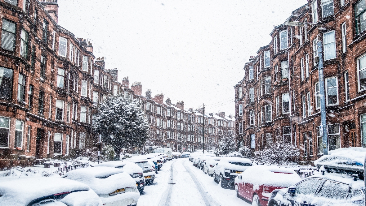 Weather warning for snow and strong winds on Boxing Day