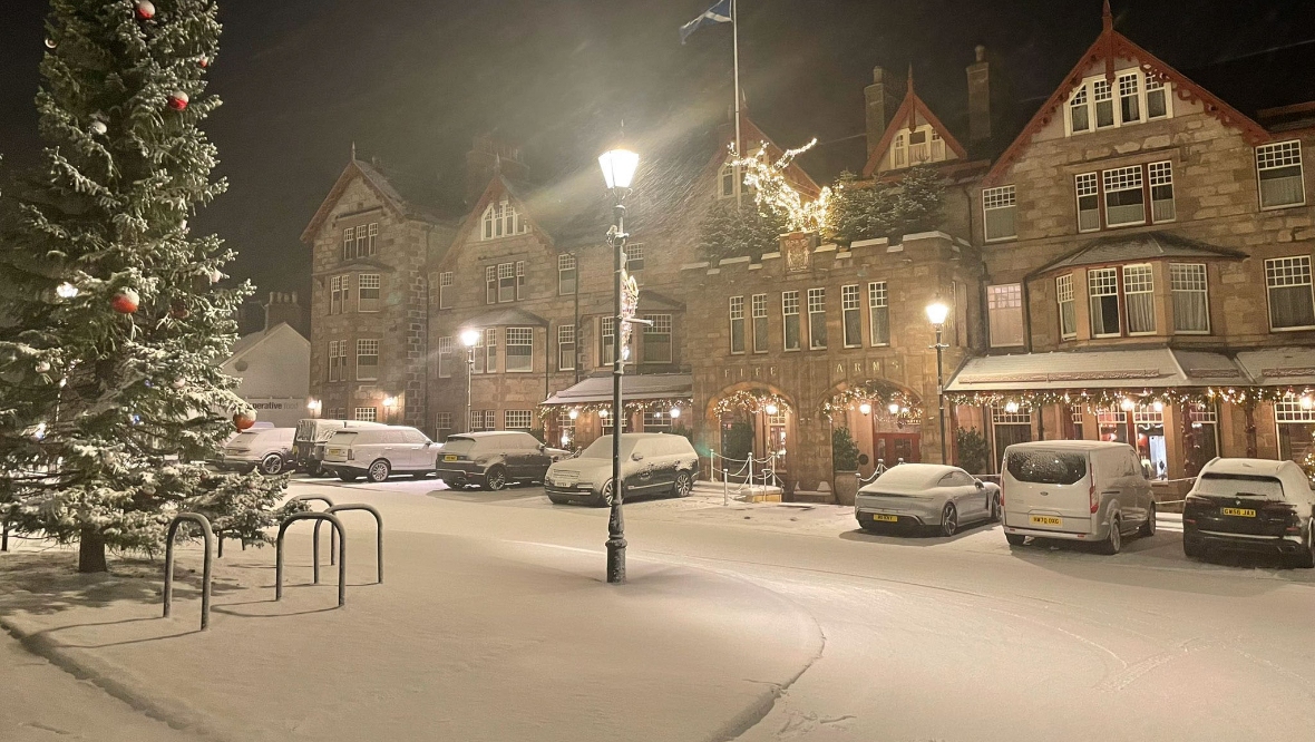 White Christmas: Parts of Scotland wake up to a snowy Noel