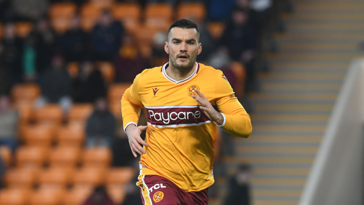 Dundee United complete signing of Tony Watt from Motherwell
