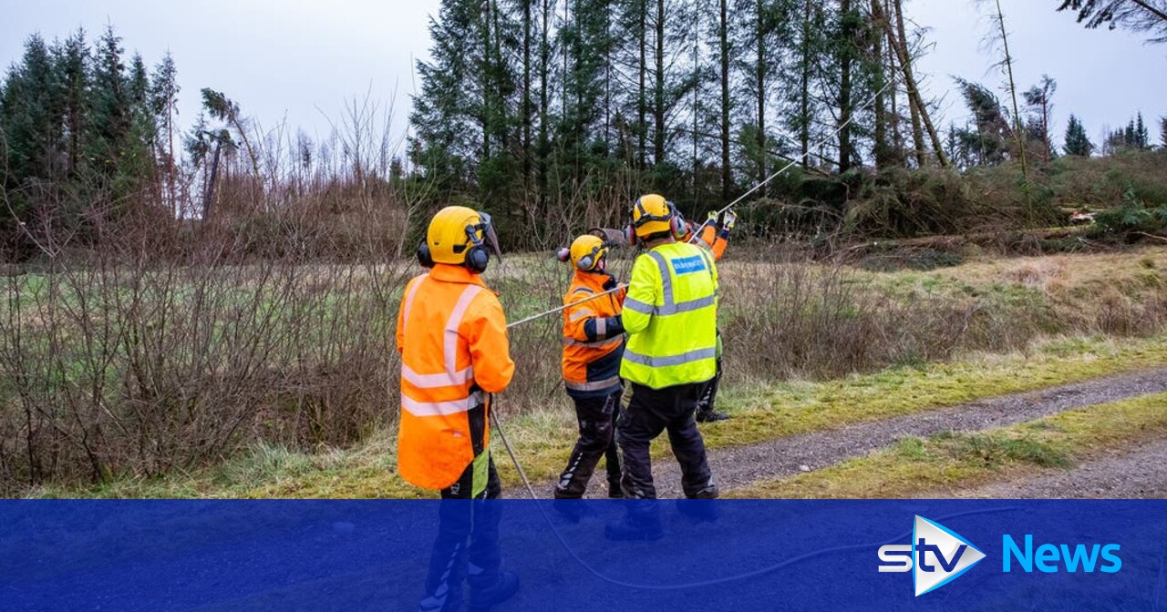 Some homes ‘without power for a week’ after Storm Arwen | STV News