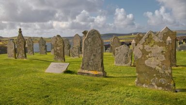 Grave photo project to help families trace their roots