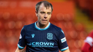 Paul McGowan signs contract extension with Dundee