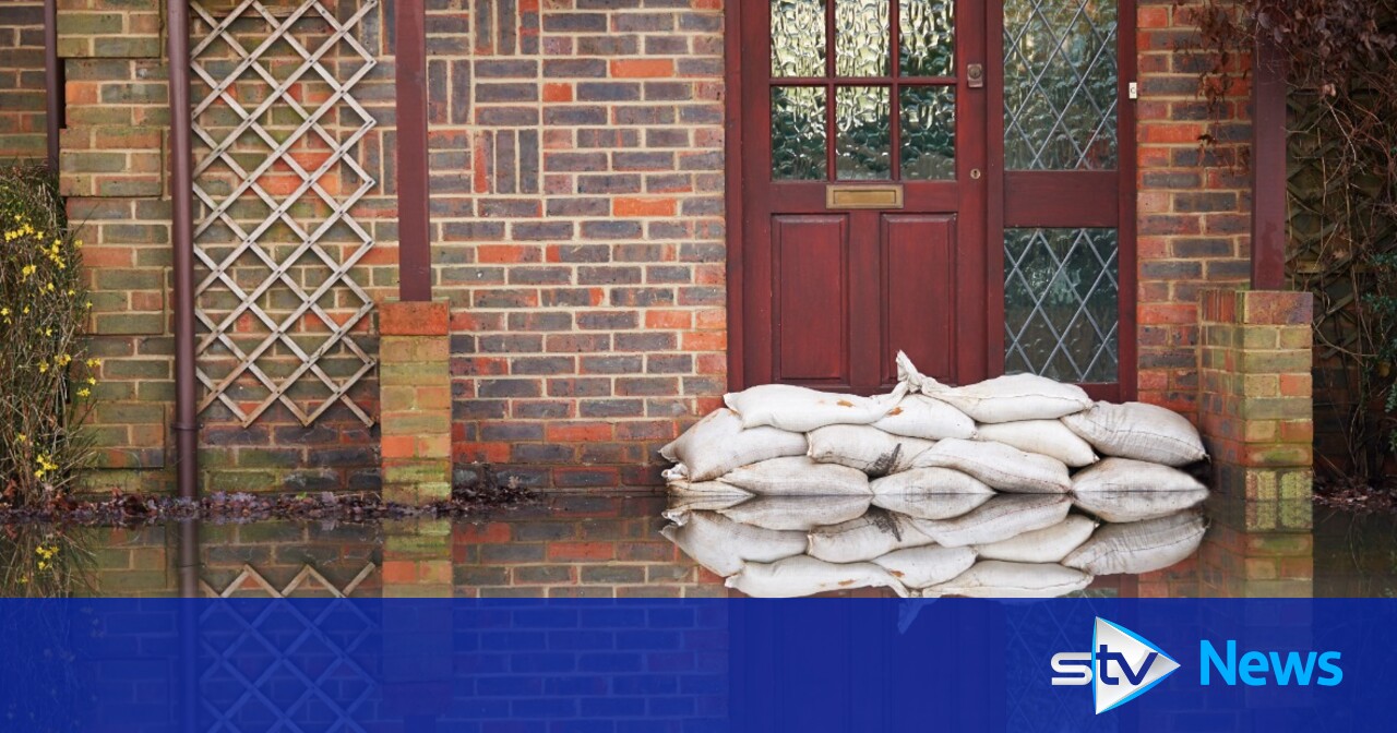 Risk of flooding as heavy rain batters Scotland ahead of big freeze