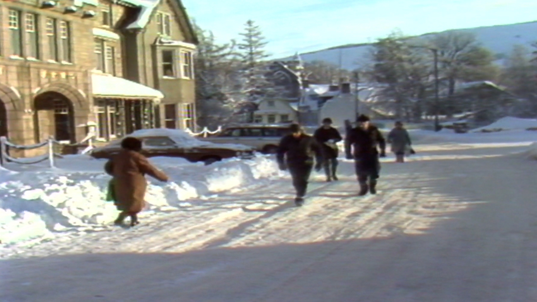 Slippy surfaces through Braemar.