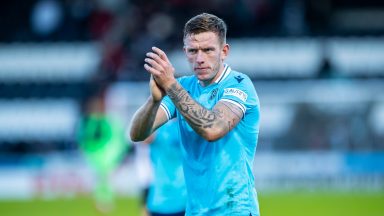 Lee Ashcroft commits to Dundee until summer of 2023