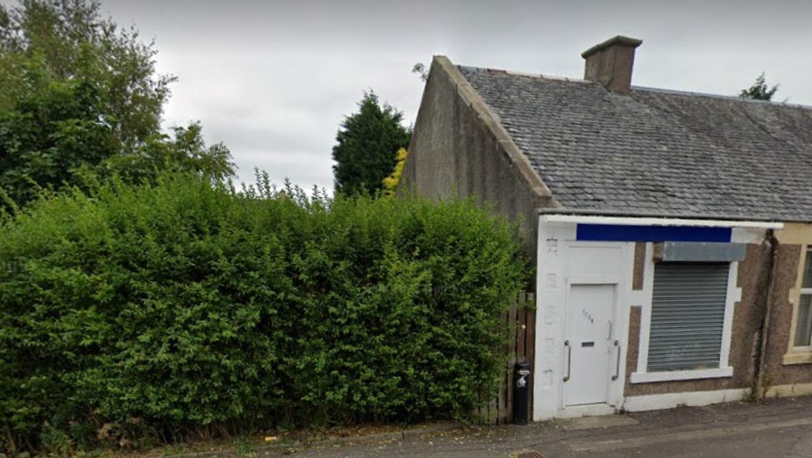 Bid to put 50ft 5G phone mast on West Lothian street rejected by councillors