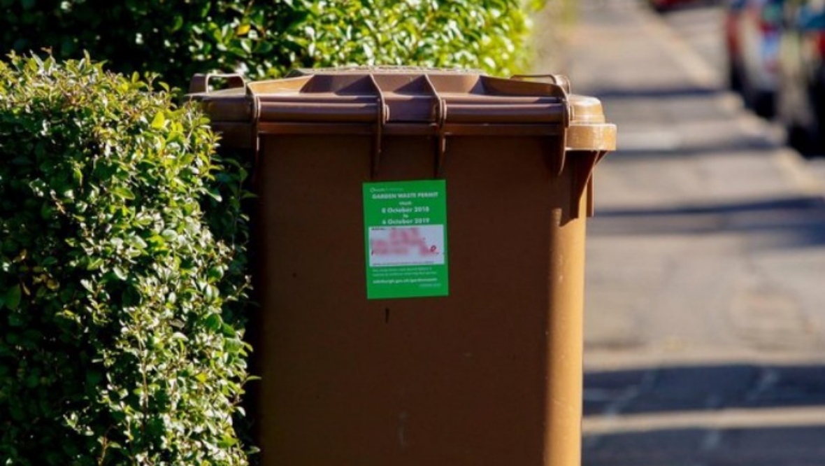 Fife Council apologises after calendar error leaves hundreds with full bins