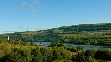 Erskine Bridge restricted in both directions due to high winds