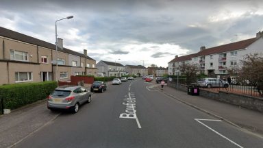 Woman left ‘shaken’ after men break into and rob house in Glasgow’s Bowfield Crescent