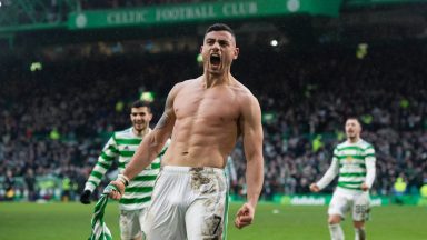 Giakoumakis nets hat-trick as Celtic go three points clear in Premiership