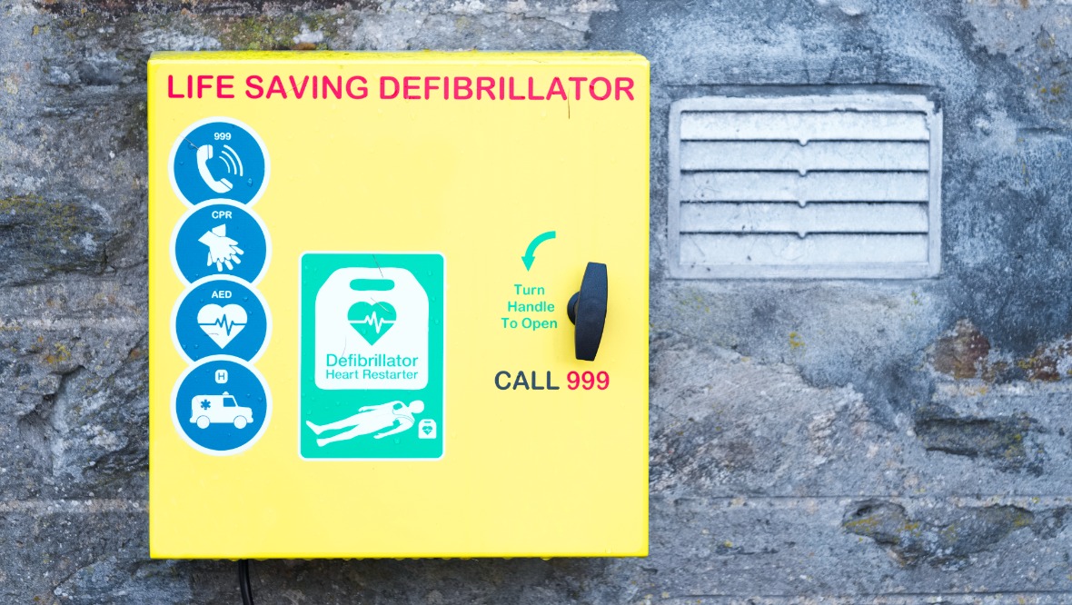 Teenager sought after public defibrillator stolen from building in Kirkcaldy, Fife