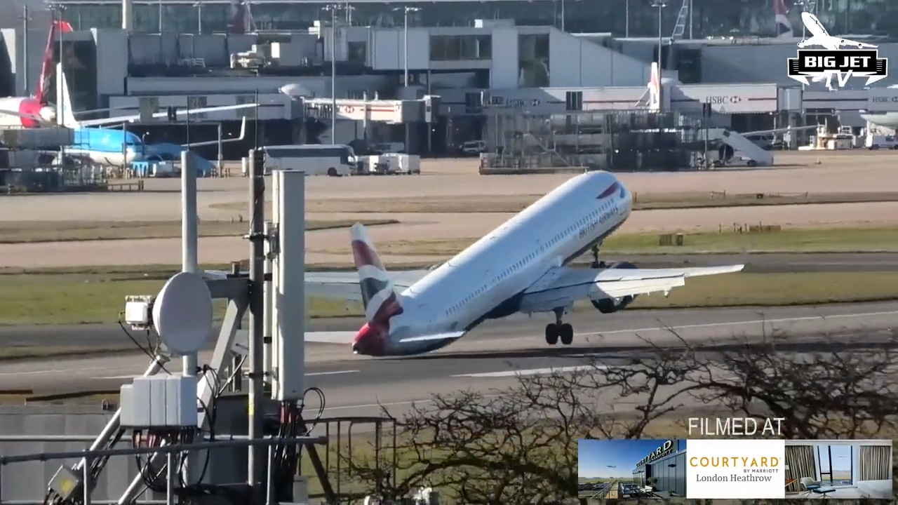 The tail section of the plane appeared to hit the tarmac. 