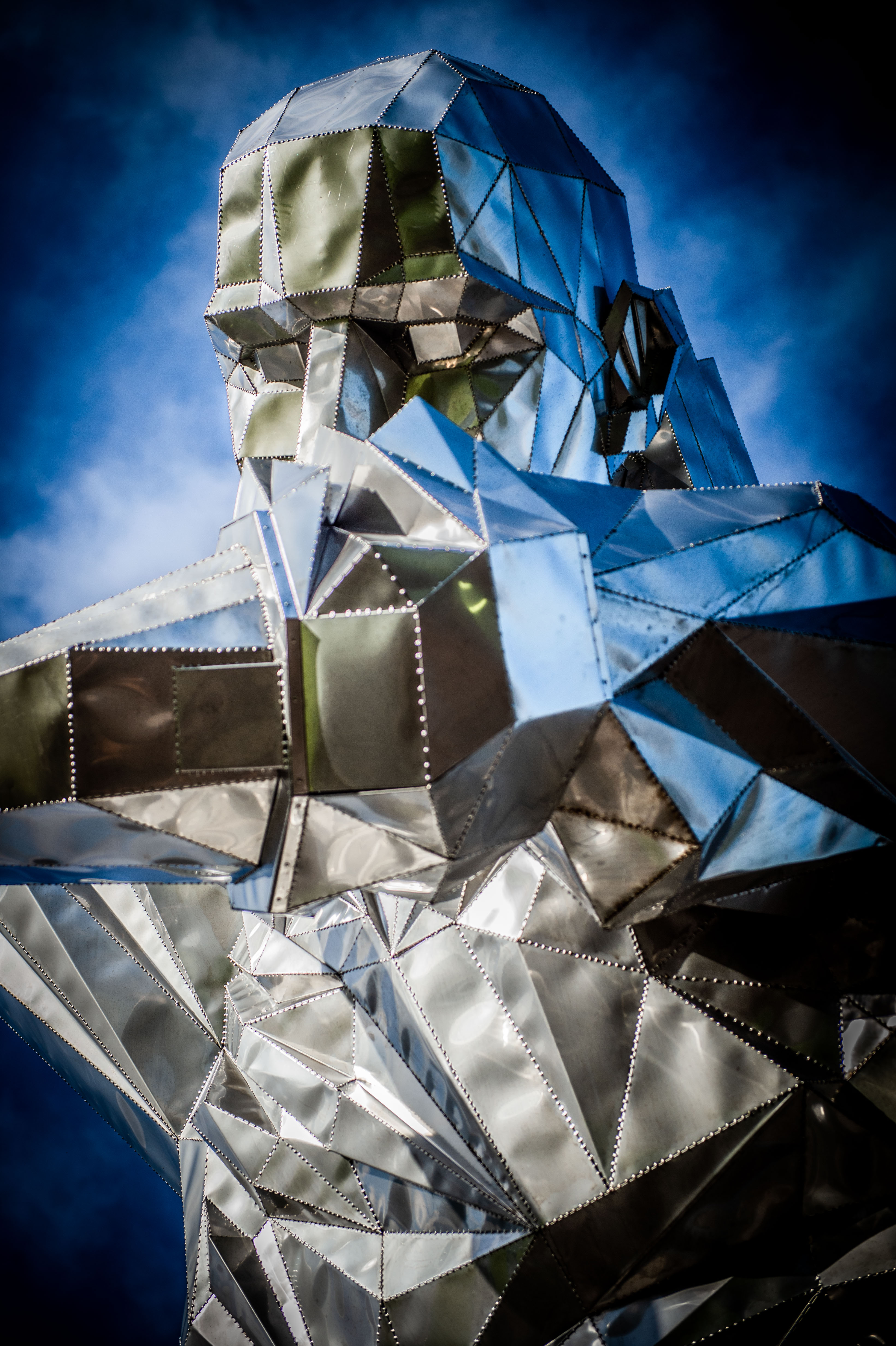 The figures pay tribute to Inverclyde's shipbuilding heritage.