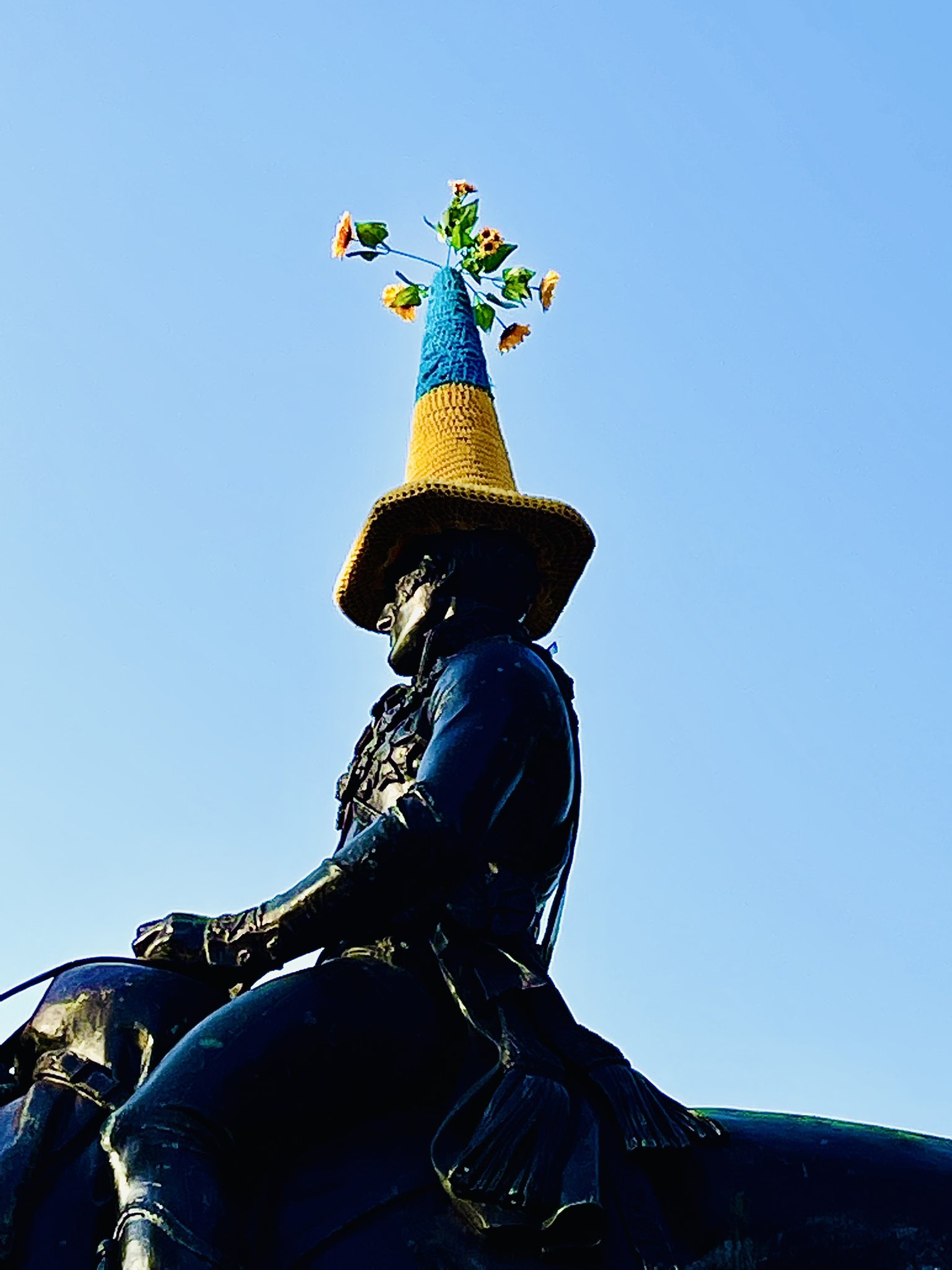 Ukraine traffic cone, Duke of Wellington statue, Glasgow