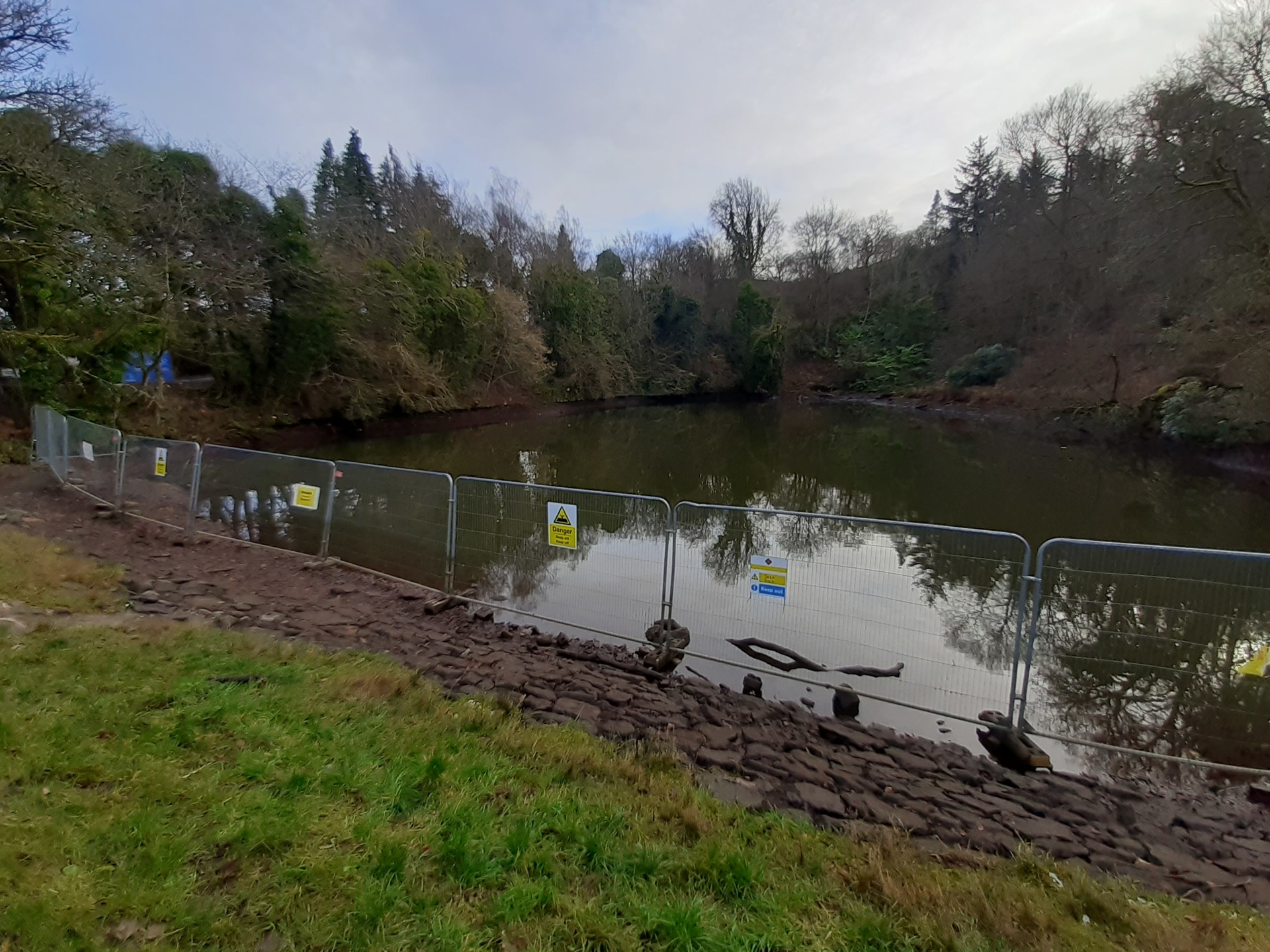  Lower Glen Dam in Gleniffer Braes Country Park.