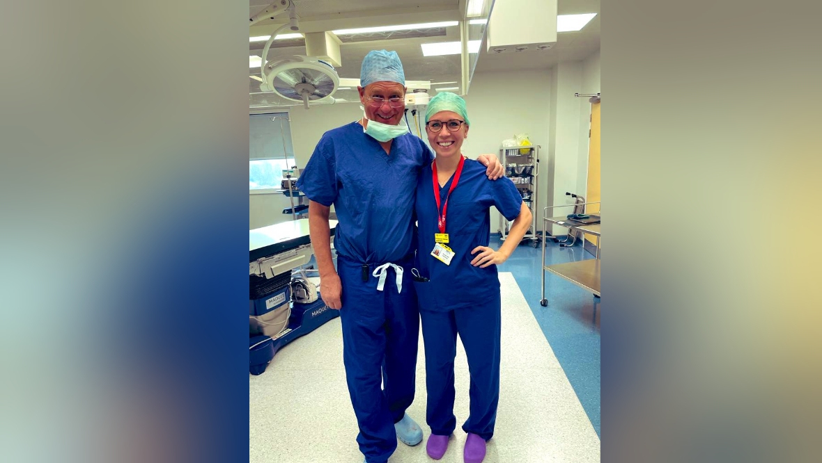 Dad and daughter surgeons operate together for first time