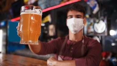 Scottish hospitality industry bodies criticise move to extend face masks rule