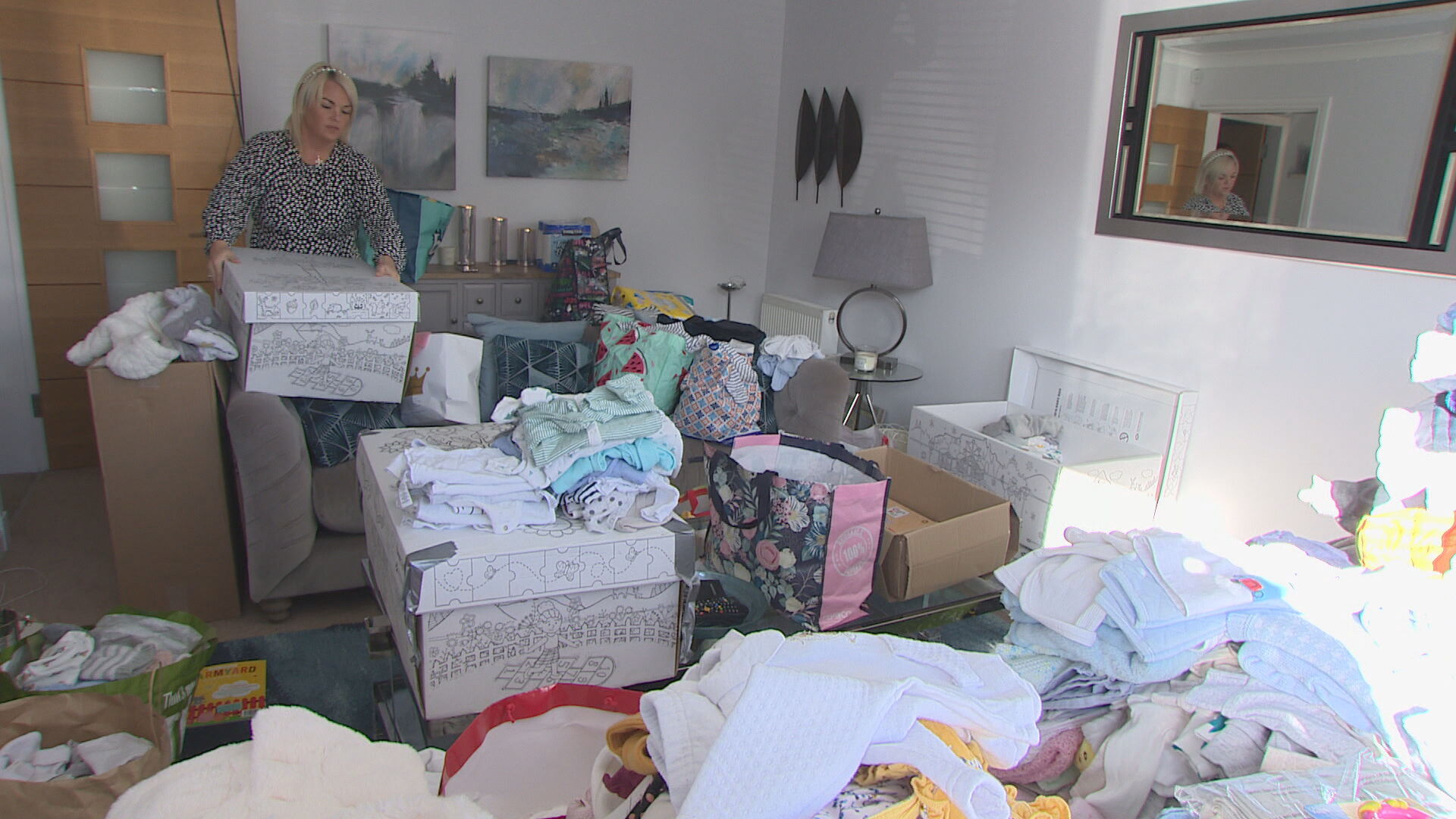 Donations: Hundreds of people eager to help families in Ukraine. 