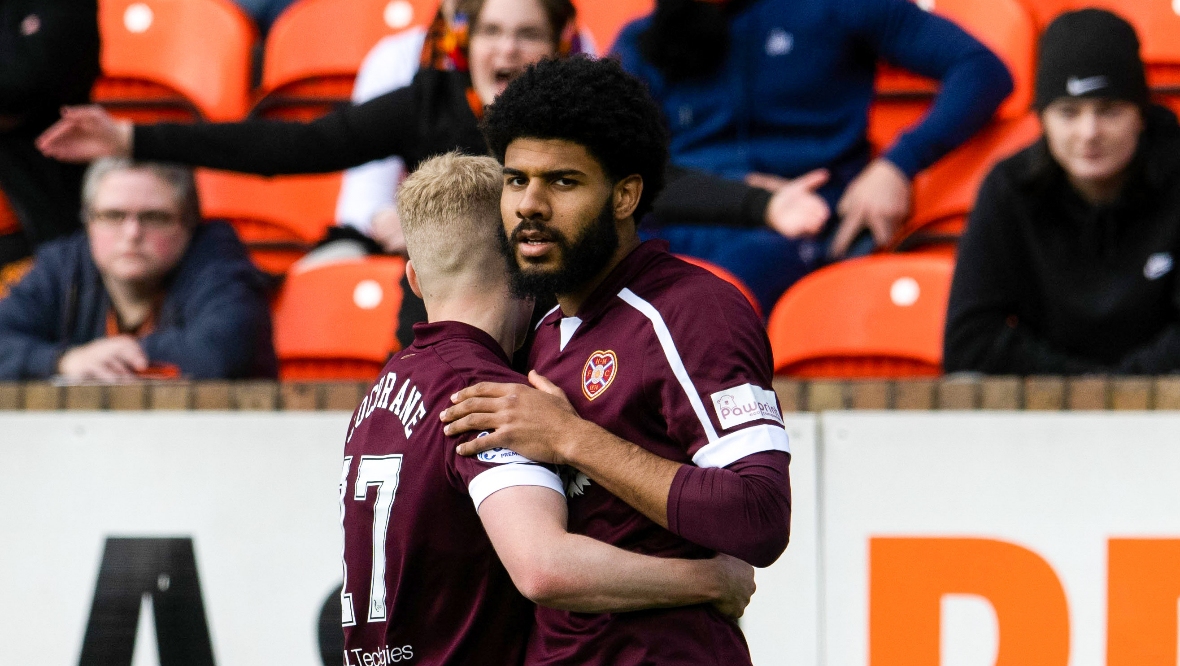 Substitute Ellis Simms nets late winner as Hearts get better of Dundee United