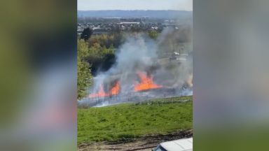 Huge plumes of smoke as firefighters tackle wildfire at Great Western Road, Drumchapel